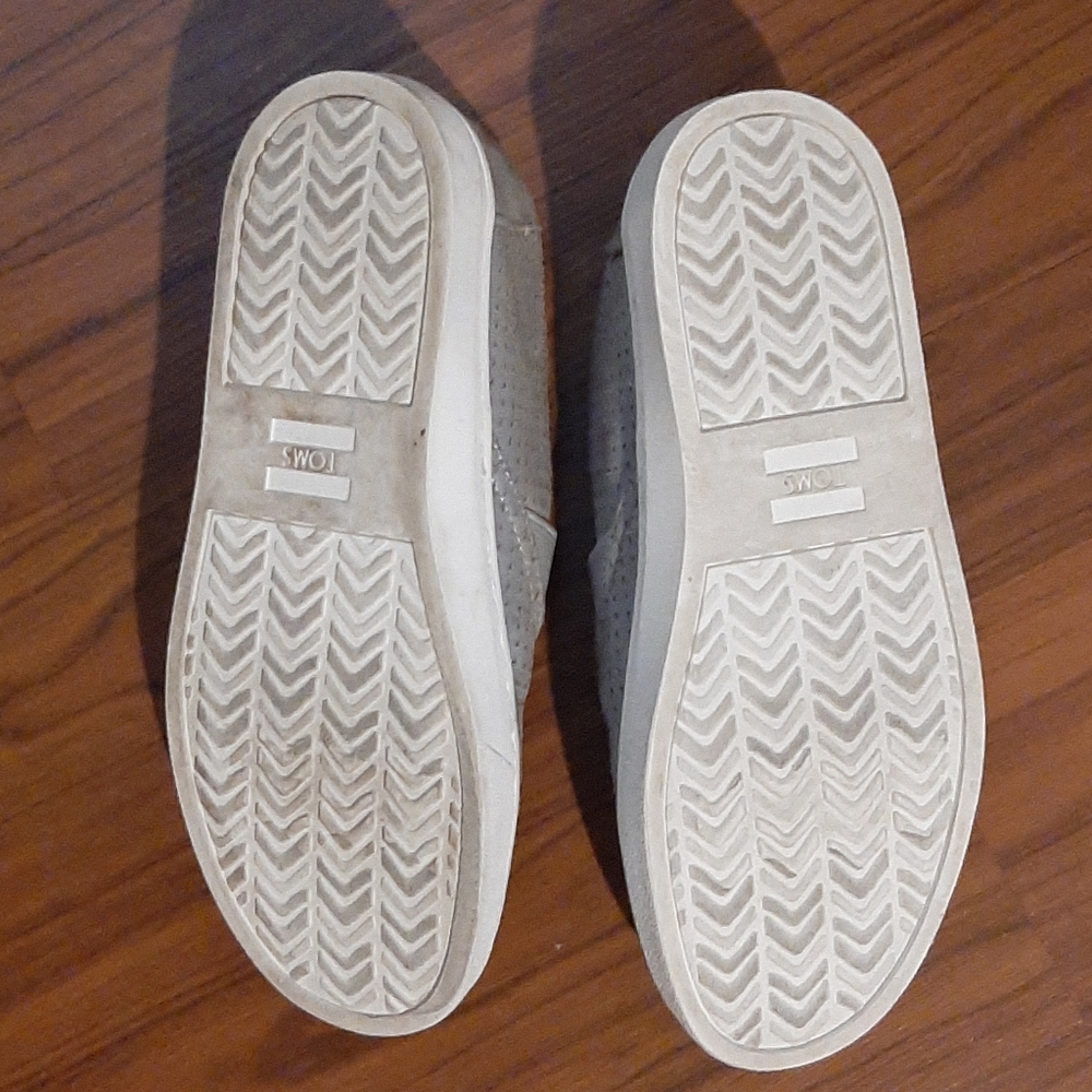 Shoes - Picture 3 of 3